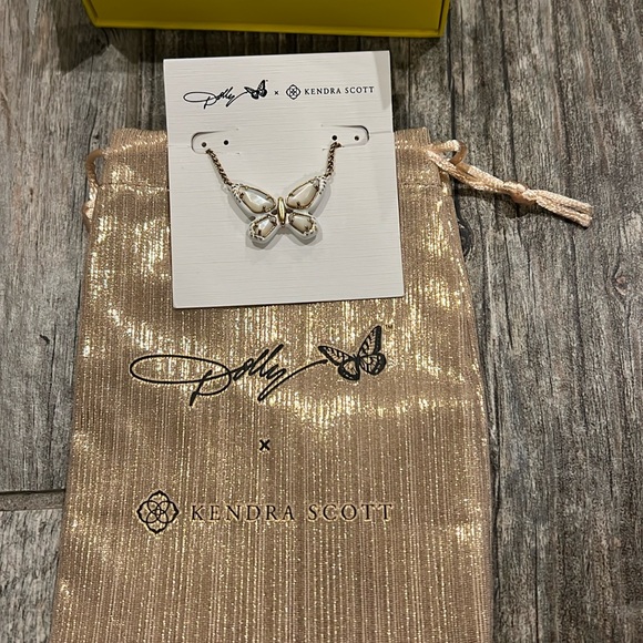 Dolly Parton x Kendra Scott White Enamel Butterfly Vintage Gold Necklace NWT - Picture 8 of 12